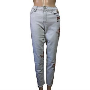 Curations boho floral embroidered gray stretch skinny jeans raw hem size 4